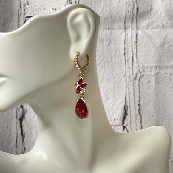 🐘🐘 Givenchy Red Drop Earrings - Picture 9 of 11